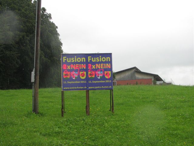 Was mag wohl der Grund sein, dass sich jemand dermassen für die Fusion wehrt?